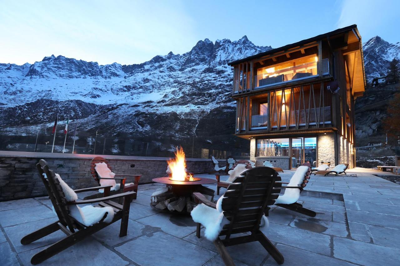 Chalet Blanc Cervinia Bed and Breakfast Breuil-Cervinia Exteriör bild