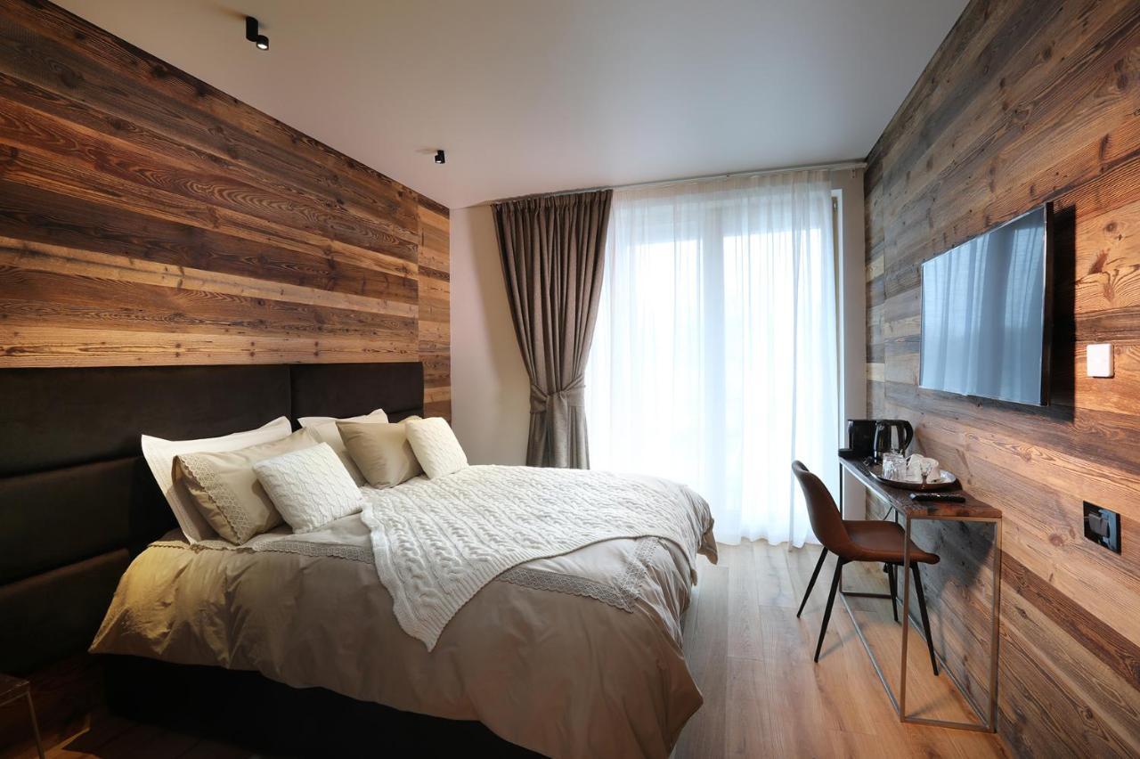 Chalet Blanc Cervinia Bed and Breakfast Breuil-Cervinia Exteriör bild